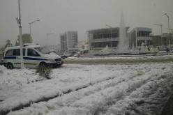 الجزائر بولاياتها الشمالية والداخلية تغتسل بالثلج والبرد..