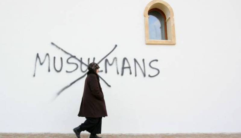 تسجيل 54 اعتداء على الجالية المسلمة ومقدساتها منذ الهجوم على شارلي ايبدو