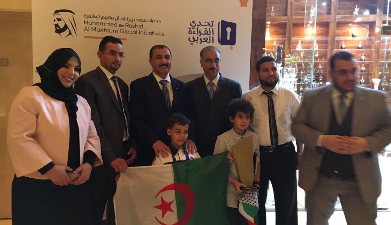 بالصور.. سفير الجزائر بالإمارات يكرم الطفل النابغة محمد فرح
