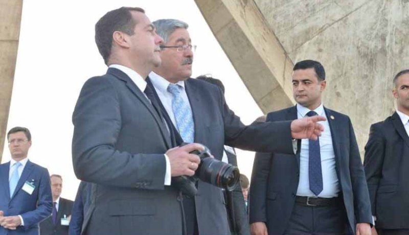 رئيس الوزراء الروسي مصوّر محترف