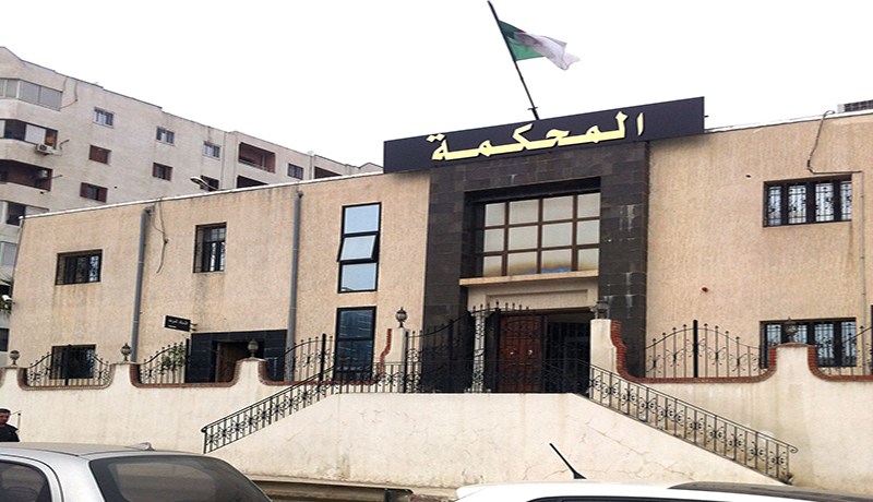 مضيفة طيران تتهم لاعبا دوليا بمحاولة إجهاض ابنها