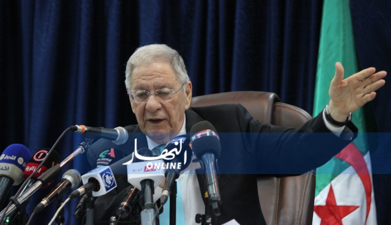 ولد عباس : “إياكم من شراء الذمم بالشكارة” في إنتخابات تجديد مجلس الأمة