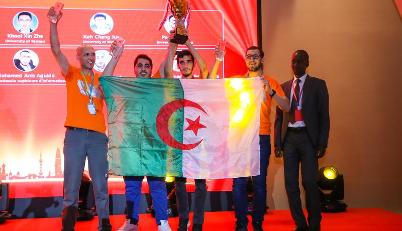 طلبة جزائريون يفوزون بالمركز الأول في مسابقة هواوي ICT العالمية بالصين
