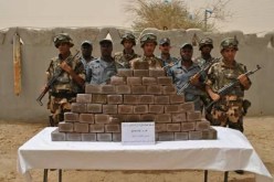 بالصور.. الجيش يحجز قنطار من الكيف في برج باجي مختار وتلمسان