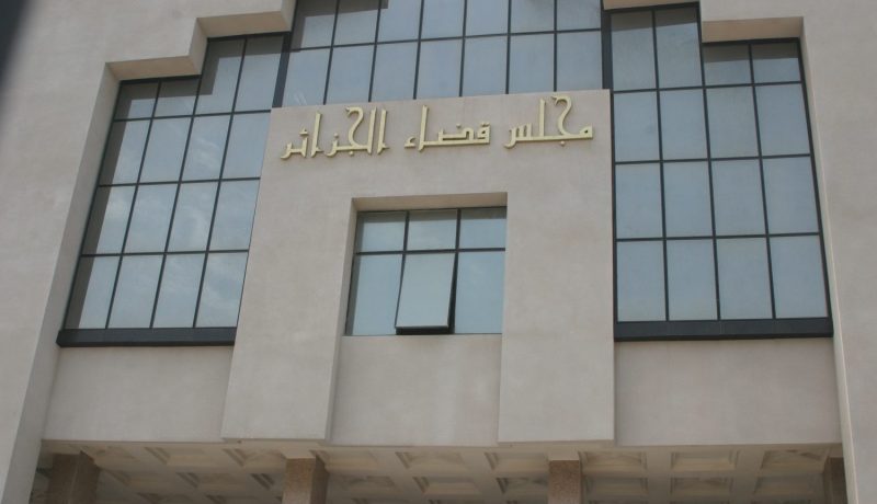 مدير «أوبيجيي» حسين داي يطيح بضابط سابق انتحل صفة «كوميسار»