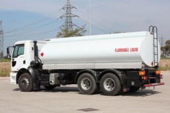 6 بطالين يحتجزون شاحنة وقود ويهددون بتفجيرهـا فـــي ورڤـلة