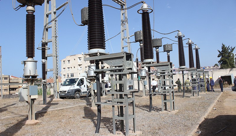 سقوط كابل كهربائي يتسبب في حريق مهول بالقبة