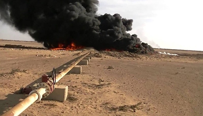 مجهولون يفجرون عبوات ناسفة في 4 أبار نفطية بالعراق