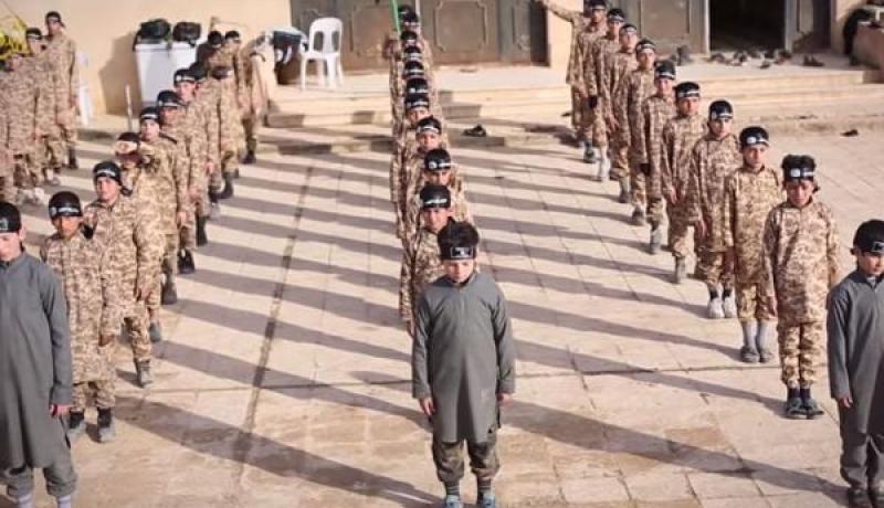 تنظيم داعش يغسل أدمغة الأطفال والمعاقين للقيام بعمليات انتحارية بالعراق
