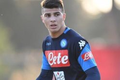 نابولي يُعير نجمه الجزائري لفريق باري