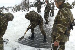 مفارز الجيش بآفلو تساند المحاصرين بسبب الثلوج