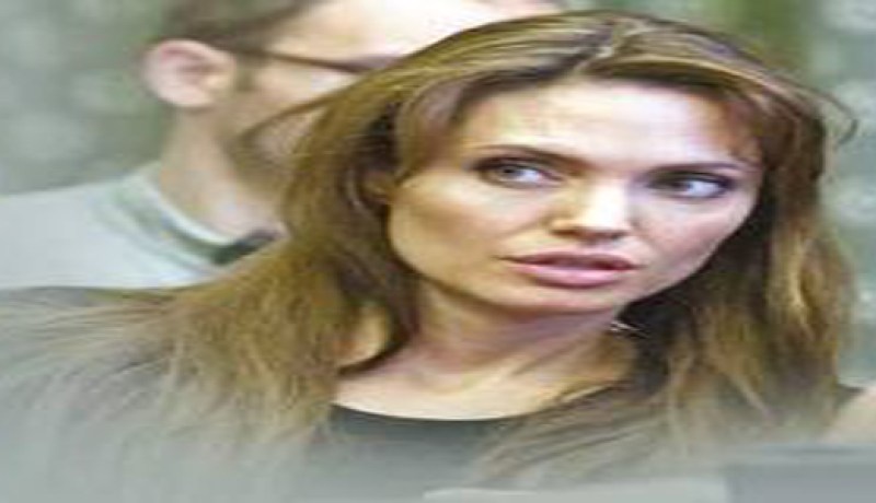 أنجلينا جولي في ساراييفو لعرض فيلمها عن حرب البوسنة