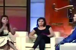 مذيعة هندية تضرب ضيفها بالحذاء على الهواء