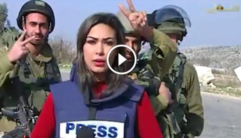جنود إسرائيليون يتهجمون على الإسلام ويسخرون من صحافية فلسطينية خلال التصوير