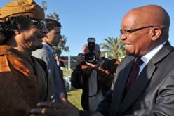 زوما يحذر الأطلسي من اغتيال القذافي