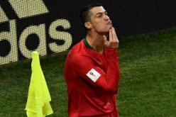 رونالدو يكشف سر احتفالية “ذقن الماعز” أمام إسبانيا