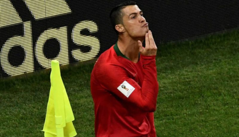 رونالدو يكشف سر احتفالية “ذقن الماعز” أمام إسبانيا