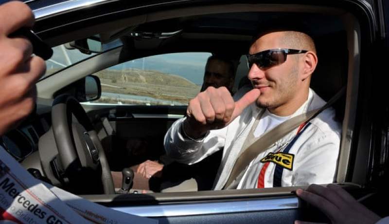 بنزيمة و شاهين لاعبا الريال مدريد يهنئون المسلمين بحلول شهر رمضان