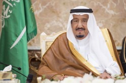 العاهل السعودي يقيل المستشار في الديوان الملكي ونائب رئيس الإستخبارات العامة