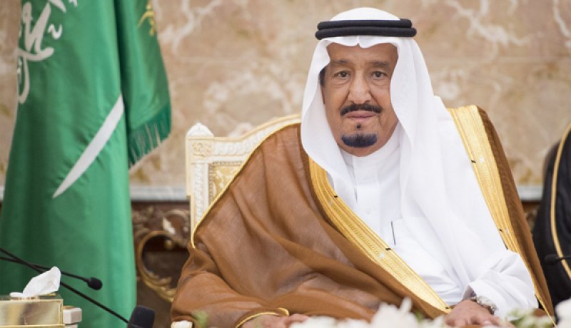 العاهل السعودي يقيل المستشار في الديوان الملكي ونائب رئيس الإستخبارات العامة