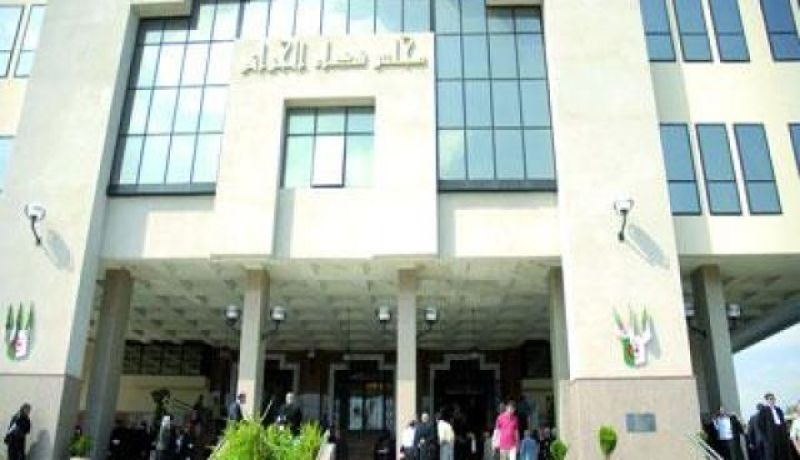 محاكمة 4 ناشطين حقوقيين في الجزائر بتهمة التحريض على التجمهر