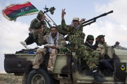 الثوار يتقدمون غربا ومصراتة تتعرض لقصف عنيف