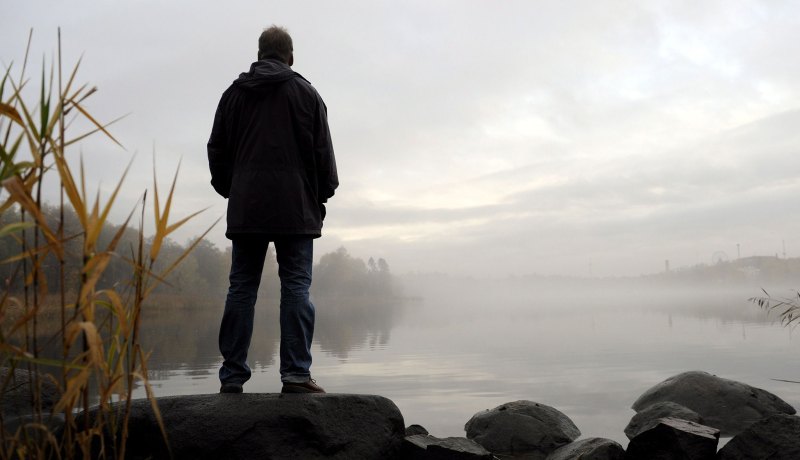 آفة هذا الزمان قلوب تجول في الأحلام وغايات لم تدرك طريقها