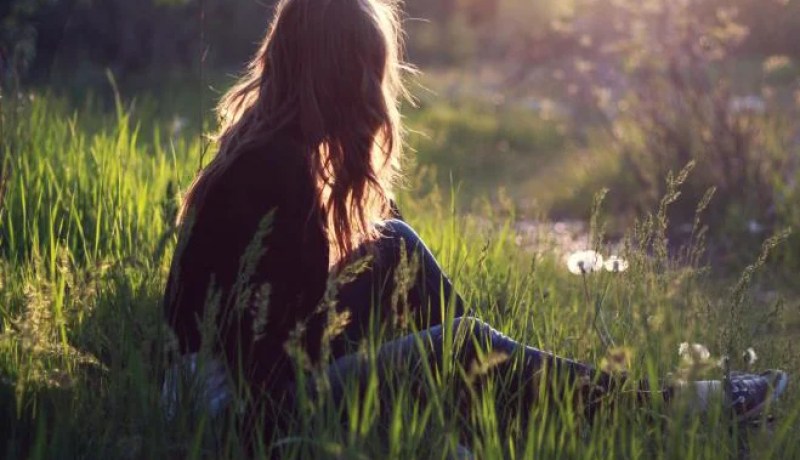 من يدلني على يتيم أكفله أو مُسعَف أتخذه ابنا وله الجنة