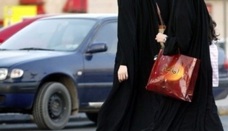 ديغول يمنع 3 منقبات من دخول فرنسا وتورينو تسمح بالنقاب شريطة خلعه لإثبات الهوية