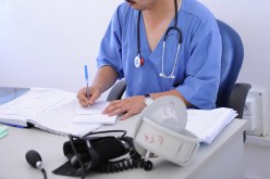 طبيب مختص في الامراض العقلية يتاجر بالشهادات الطبية للتلاعب بالتركات