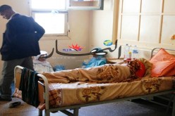 زوالية‮ ‬يبيعون منازلهم وحليهم وأثاثهم لإنقاذ أبنائهم من الموت‮