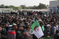 أكثر من 3 ‬آلاف شخص‮ ‬يشاركون في‮ ‬وقفة‮ ''‬الكرامة‮'' ‬بالأغواط