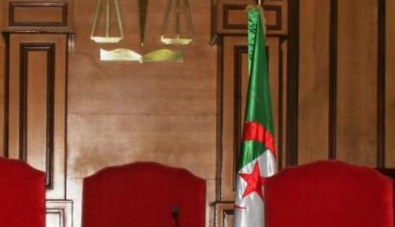 المهندس الصيني الذي داس العلم الوطني بالوادي مهدد بالحبس 5 سنوات