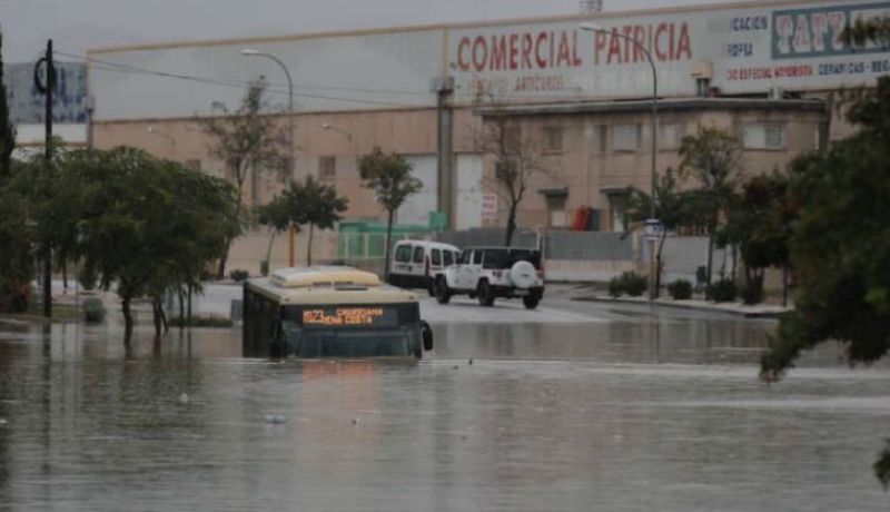 بالفيديو والصور.. إسبانيا تغرق