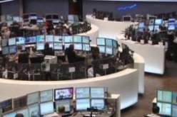 تراجع البورصات الأوروبية مع إعلان تقدم هولاند في الانتخابات الفرنسية