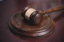 أم أسست محاميا لابنها للدفاع عنه بعد أن ضربها وقال لها ''راكي ميتة''