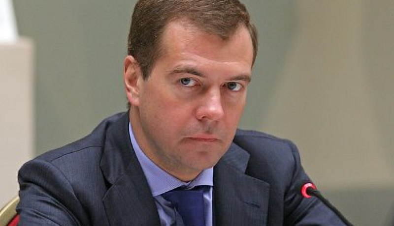 دعم باريس للائتلاف السوري المعارض غير مقبول إطلاقا بنظر مدفيديف