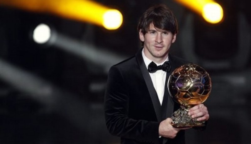 ميسي‮ ‬يتحصل على جائزة أفضل لاعب في‮ ‬العالم لثاني‮ ‬مرة