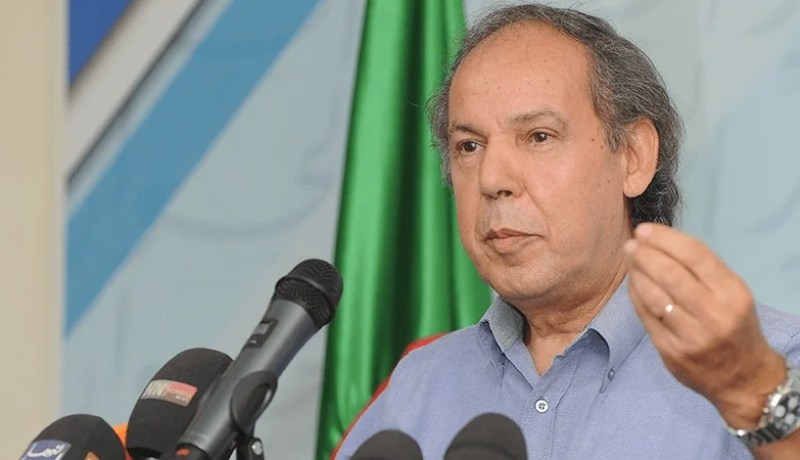 آيت العربي: هذه الخطوات ستخرج الجزائر من المأزق الدستوري الذي تعيشه