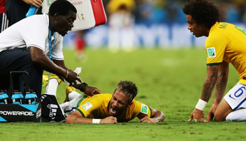 نيمار يصاب ويغادر تدريبات “السيليساو” !!