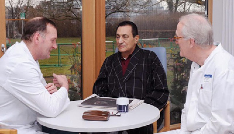 حسني‮ ‬مبـارك في‮ ‬غيبوبـة