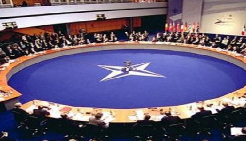 الناتو ينقاش ملف الانسحاب من أفغانستان اثر إعلان فرنسا سحب قواتها