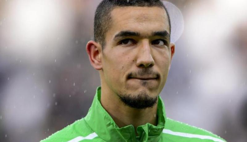 بن طالب يَحمل شارة القِيادة لأول مرة !