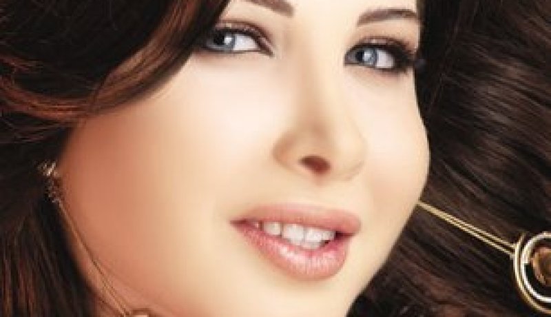 نانسي عجرم تتمنى تأهل مصر إلى المونديال على حساب الجزائر