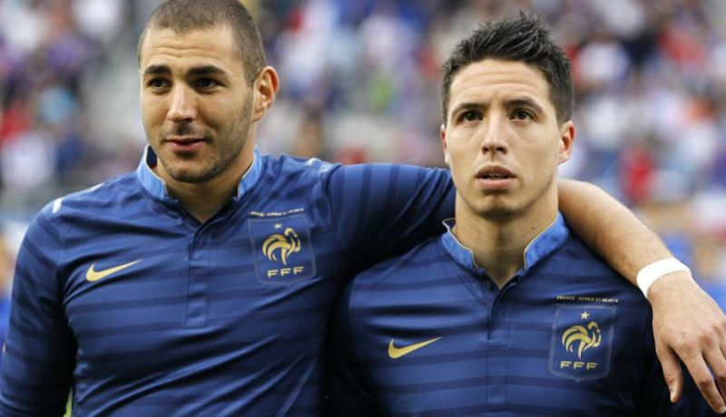 ناصري: “أصول بن زيمة منعته من العودة لمنتخب فرنسا”