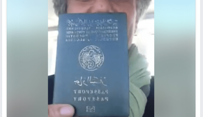 رشيد نكاز يطرد من الجزائر