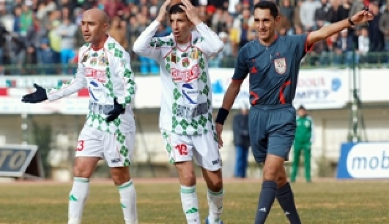 بلهامل يغيب ويثير التساؤل،لعمش يشكو المرض وصحراوي أساسيا