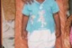 أب يذبح إبنته التي لا يتجاوز عمرها 3 سنوات بسكين ثم يفر