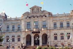 إدانة الأمين العام لبلدية وهران ومسؤولين محليين في قضية استغلال نفوذ