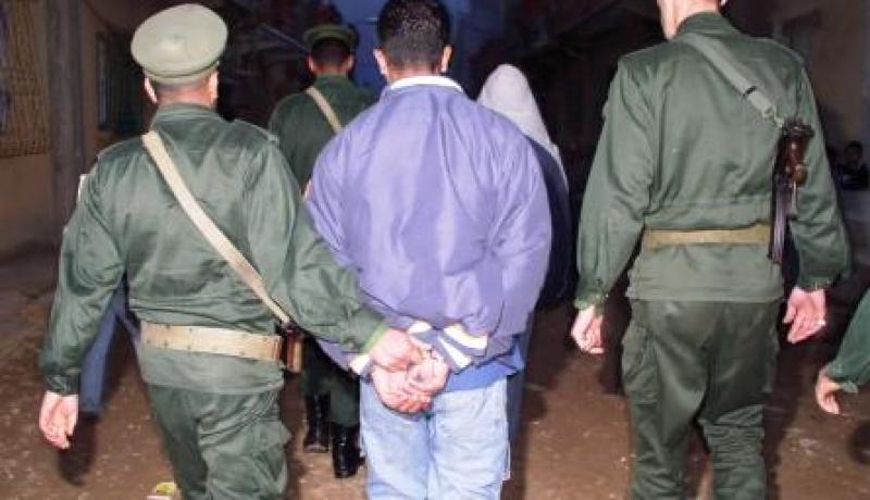 أم لـ 6 أطفال تقتل بحجرة من طرف زوجها ببئر توتة
